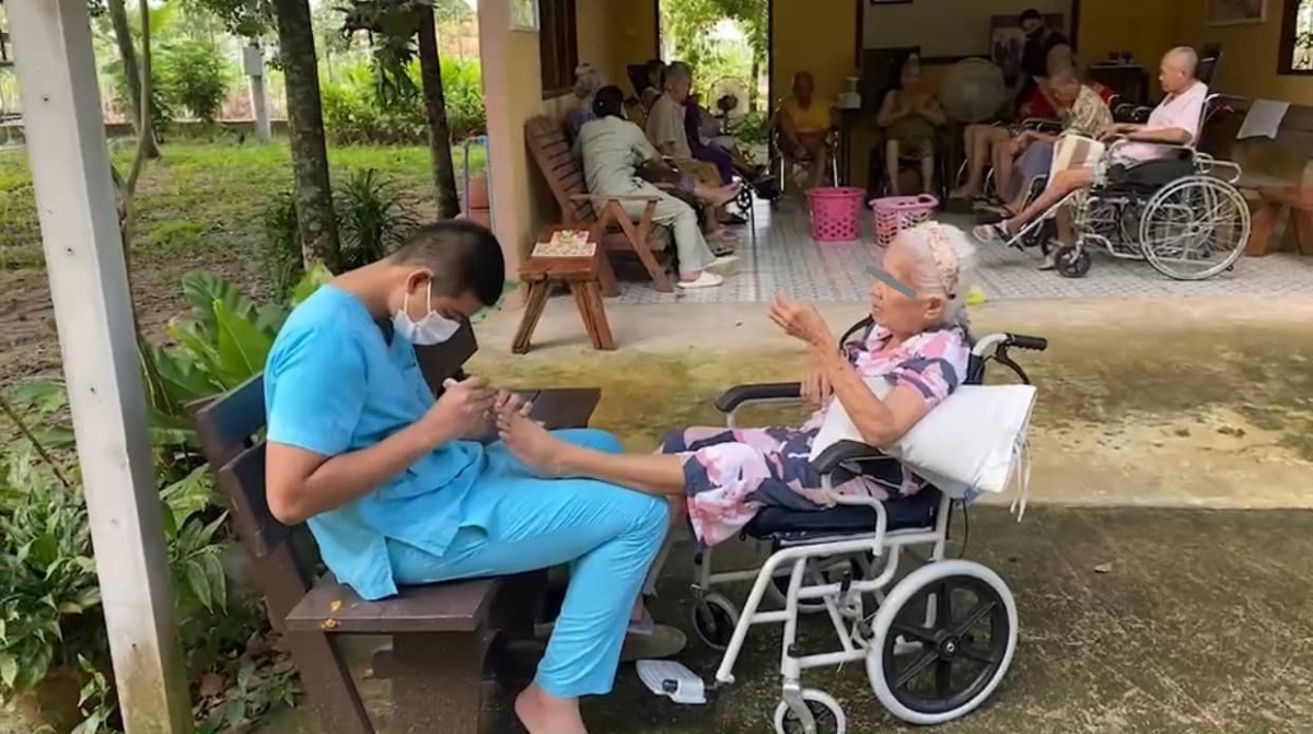 รับดูดูแลผู้สูงอายุ ระยอง
